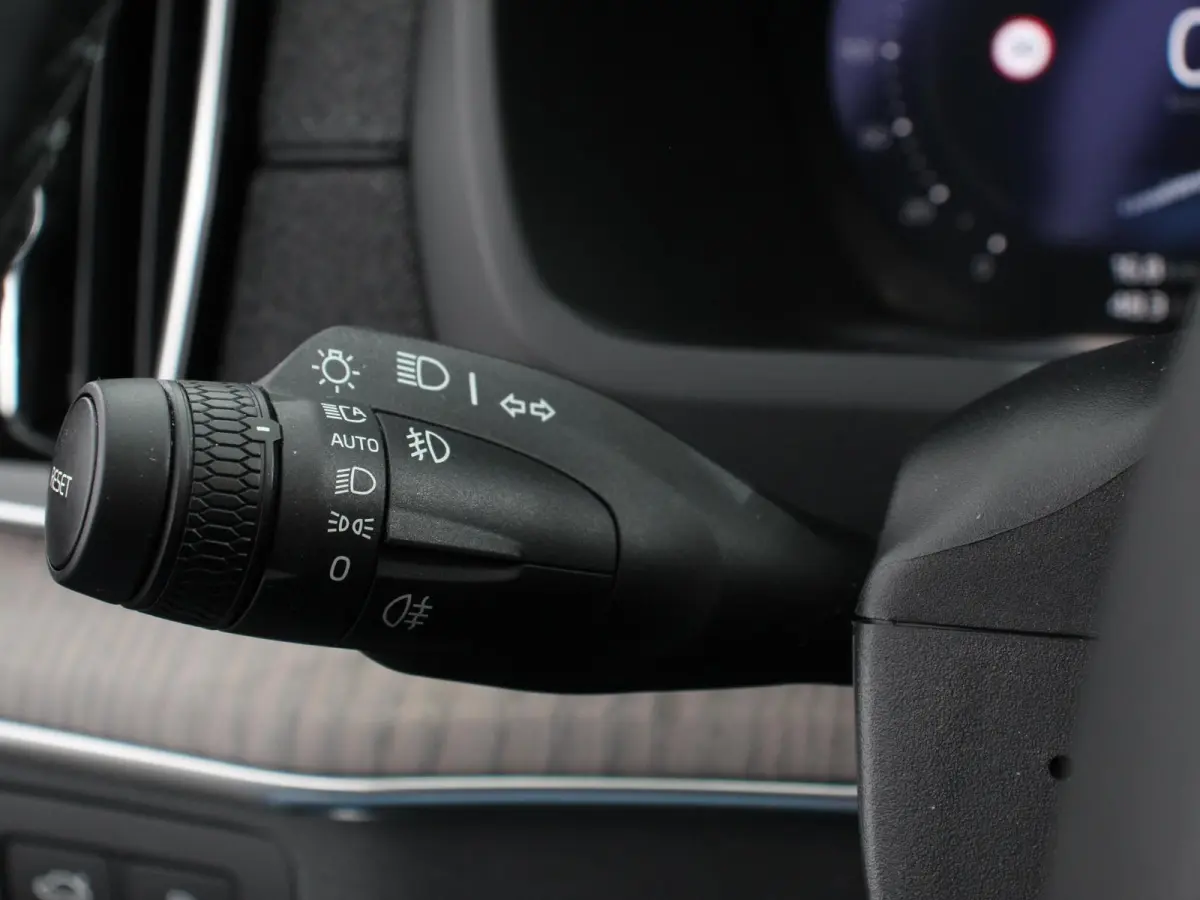 2.0 T8 Plug-in hybrid AWD Ultra Dark Panoramadak Navigatie Apple Carplay Android Auto 360 camera Parkeerhulp Adaptive Cruise Control Verwarmde en geventileerde voorstoelen Head-up-display Ha