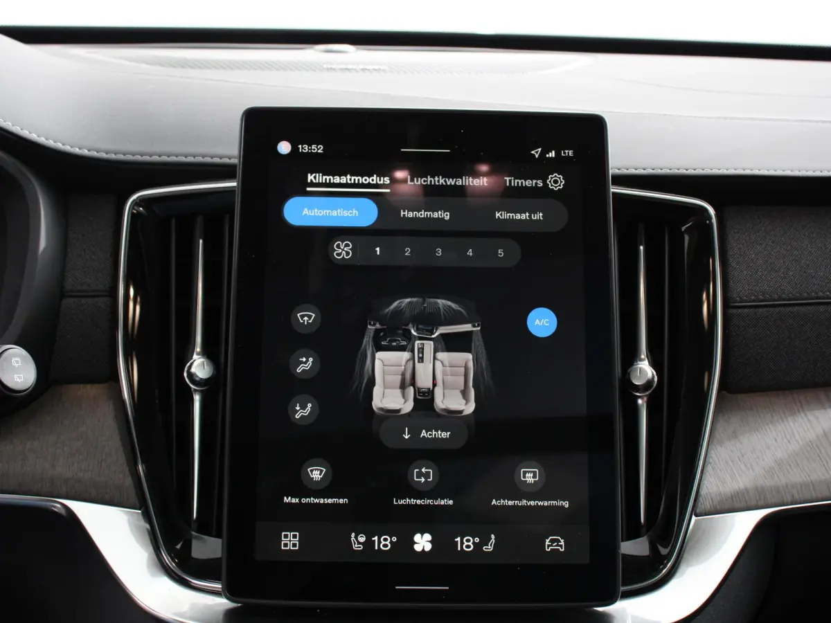 2.0 T8 Plug-in hybrid AWD Ultra Dark Panoramadak Navigatie Apple Carplay Android Auto 360 camera Parkeerhulp Adaptive Cruise Control Verwarmde en geventileerde voorstoelen Head-up-display Ha