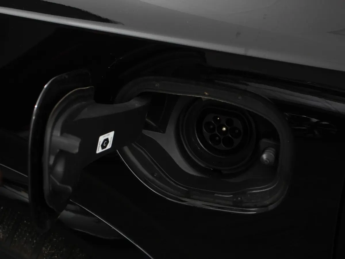 2.0 T8 Plug-in hybrid AWD Ultra Dark Panoramadak Navigatie Apple Carplay Android Auto 360 camera Parkeerhulp Adaptive Cruise Control Verwarmde en geventileerde voorstoelen Head-up-display Ha