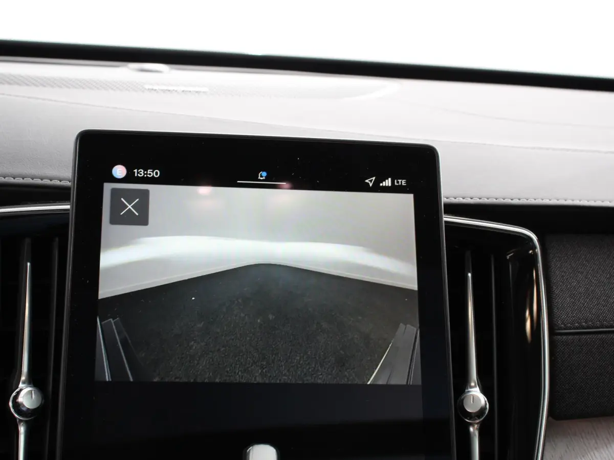 2.0 T8 Plug-in hybrid AWD Ultra Dark Panoramadak Navigatie Apple Carplay Android Auto 360 camera Parkeerhulp Adaptive Cruise Control Verwarmde en geventileerde voorstoelen Head-up-display Ha