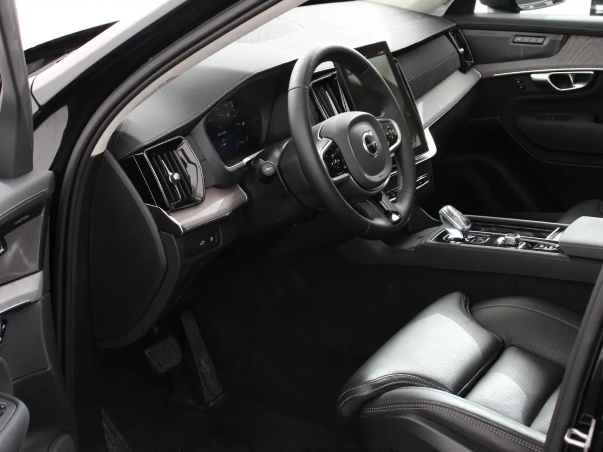 2.0 T8 Plug-in hybrid AWD Ultra Dark Panoramadak Navigatie Apple Carplay Android Auto 360 camera Parkeerhulp Adaptive Cruise Control Verwarmde en geventileerde voorstoelen Head-up-display Ha
