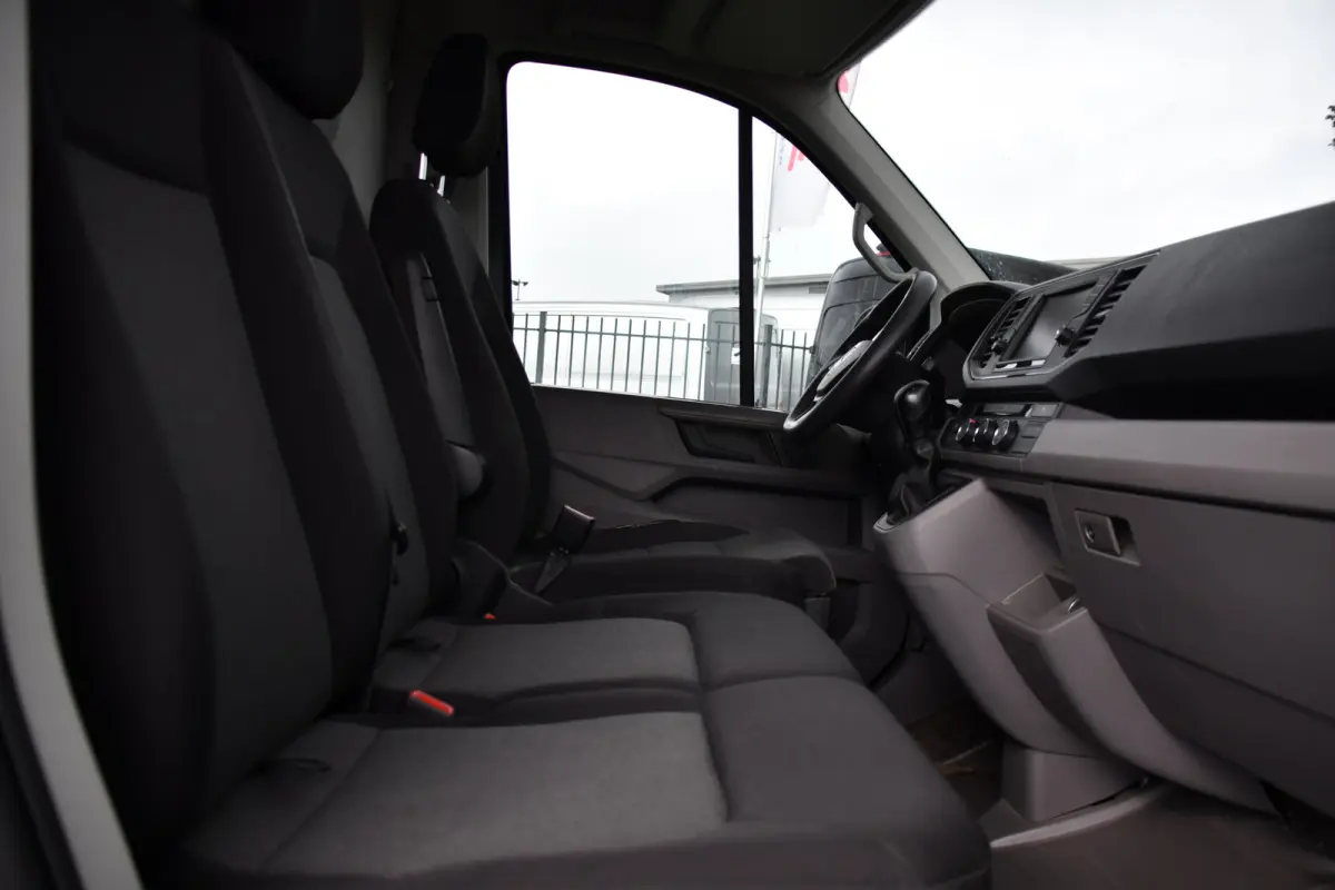 2.0 TDI L3H2 Black Edition Adaptieve Cruise, Camera, Carplay, LED, 2 x Schuifdeur, 177pk, Automaat, Geveerde stoel, Massage Stoel, Trekhaak, Uniek!