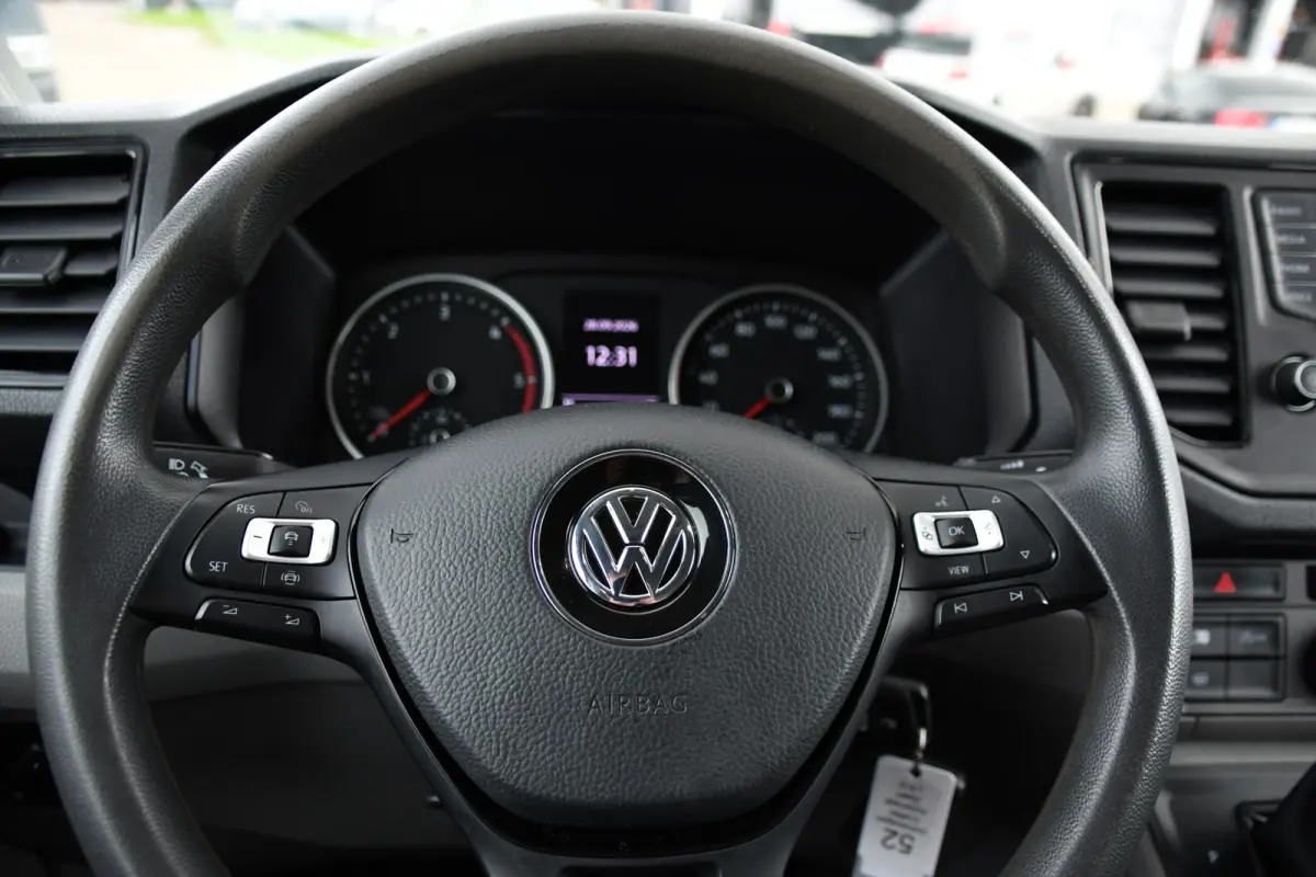 2.0 TDI L3H2 Black Edition Adaptieve Cruise, Camera, Carplay, LED, 2 x Schuifdeur, 177pk, Automaat, Geveerde stoel, Massage Stoel, Trekhaak, Uniek!