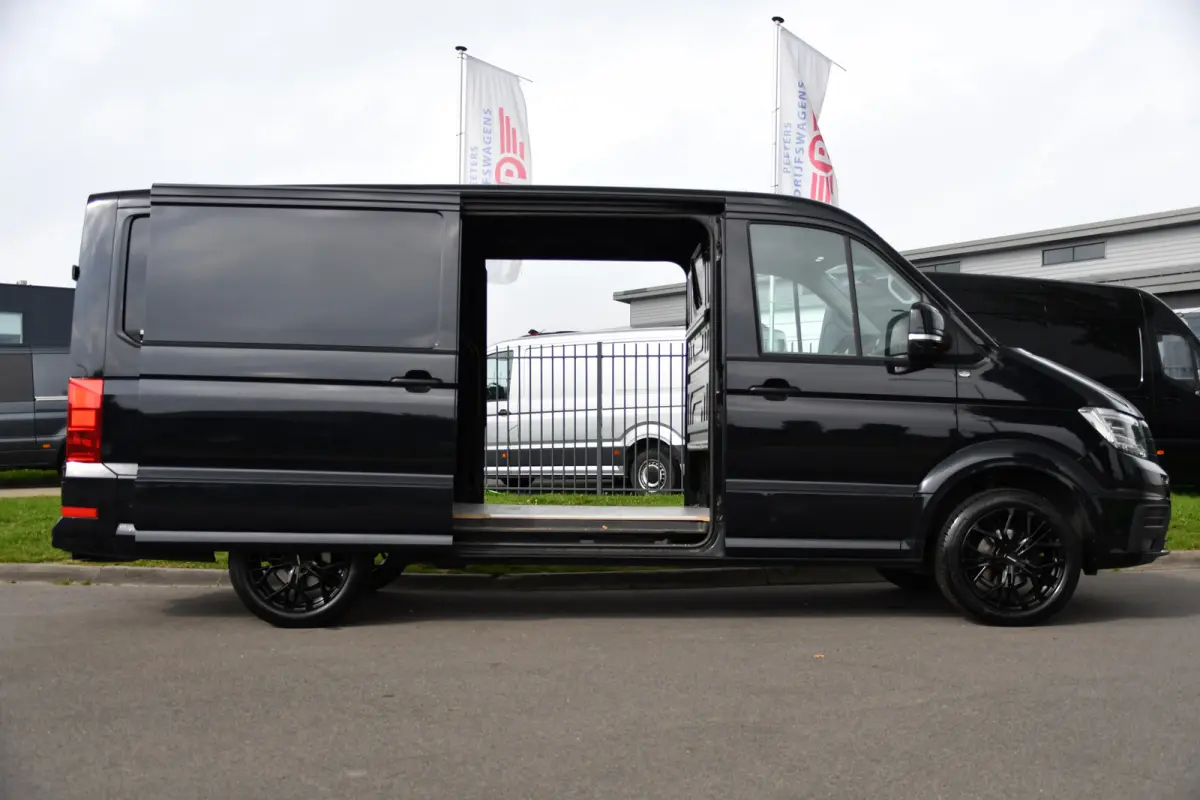 2.0 TDI L3H2 Black Edition Adaptieve Cruise, Camera, Carplay, LED, 2 x Schuifdeur, 177pk, Automaat, Geveerde stoel, Massage Stoel, Trekhaak, Uniek!