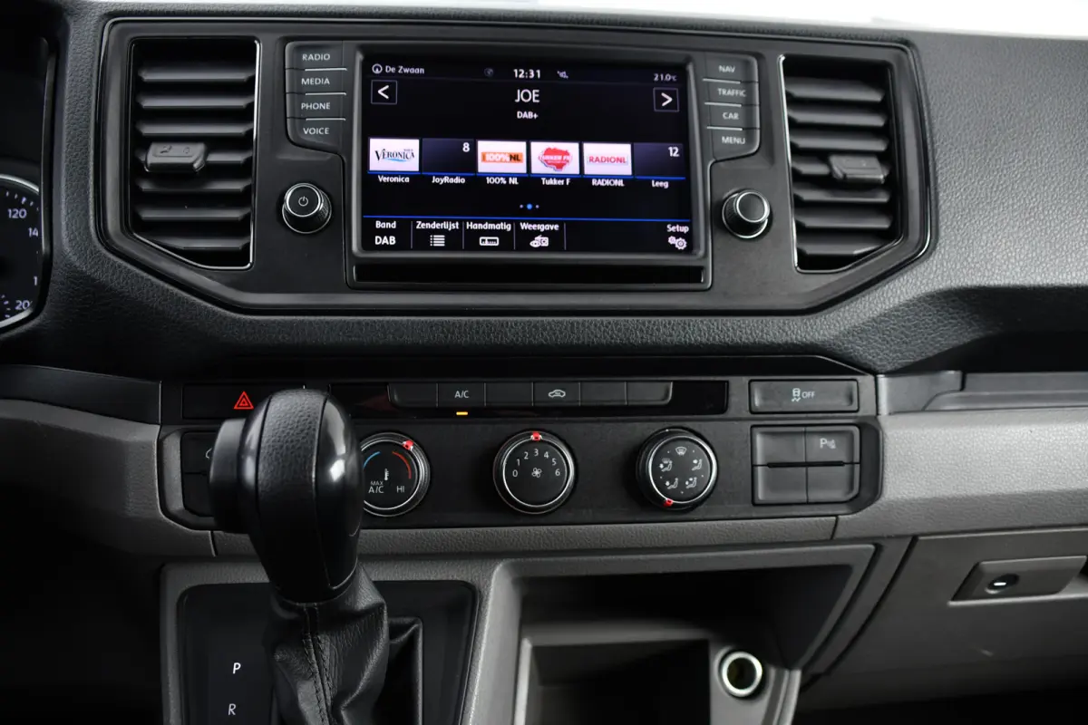 2.0 TDI L3H2 Black Edition Adaptieve Cruise, Camera, Carplay, LED, 2 x Schuifdeur, 177pk, Automaat, Geveerde stoel, Massage Stoel, Trekhaak, Uniek!