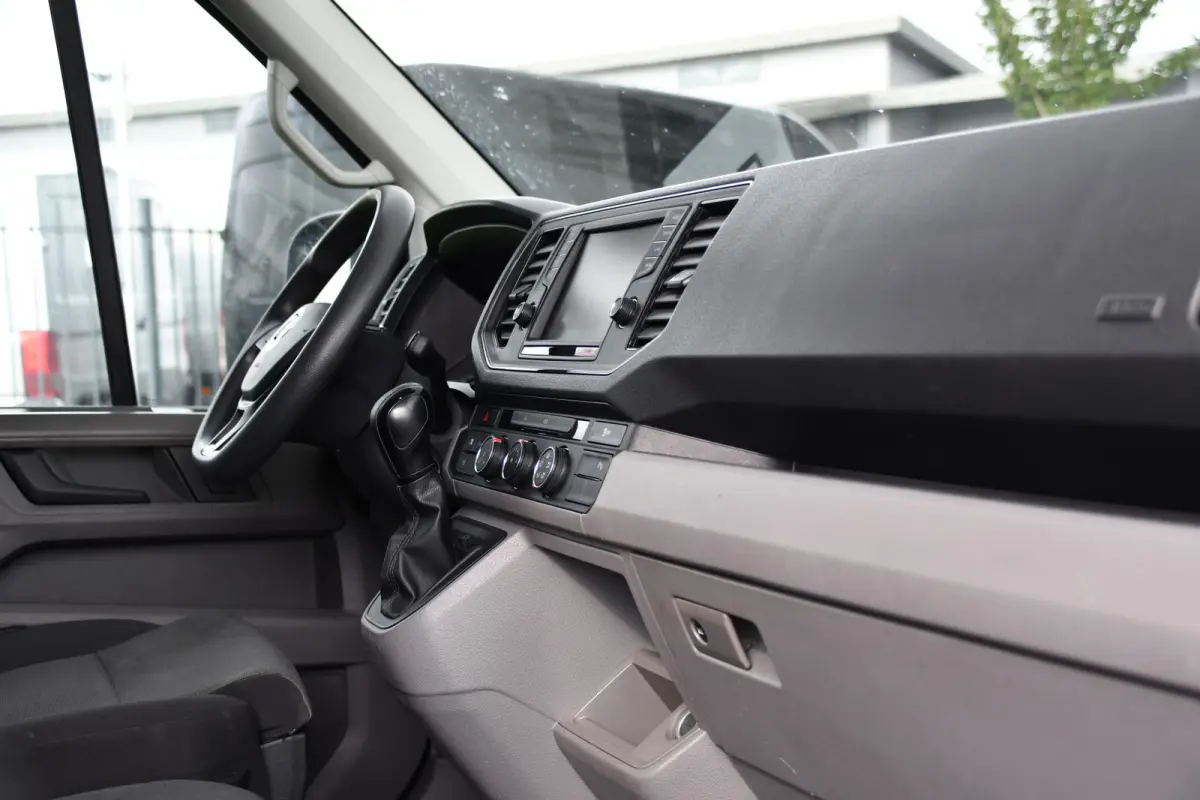 2.0 TDI L3H2 Black Edition Adaptieve Cruise, Camera, Carplay, LED, 2 x Schuifdeur, 177pk, Automaat, Geveerde stoel, Massage Stoel, Trekhaak, Uniek!