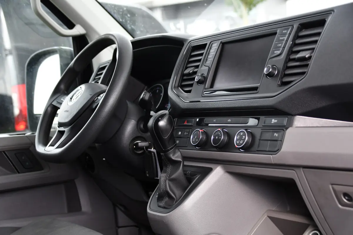 2.0 TDI L3H2 Black Edition Adaptieve Cruise, Camera, Carplay, LED, 2 x Schuifdeur, 177pk, Automaat, Geveerde stoel, Massage Stoel, Trekhaak, Uniek!