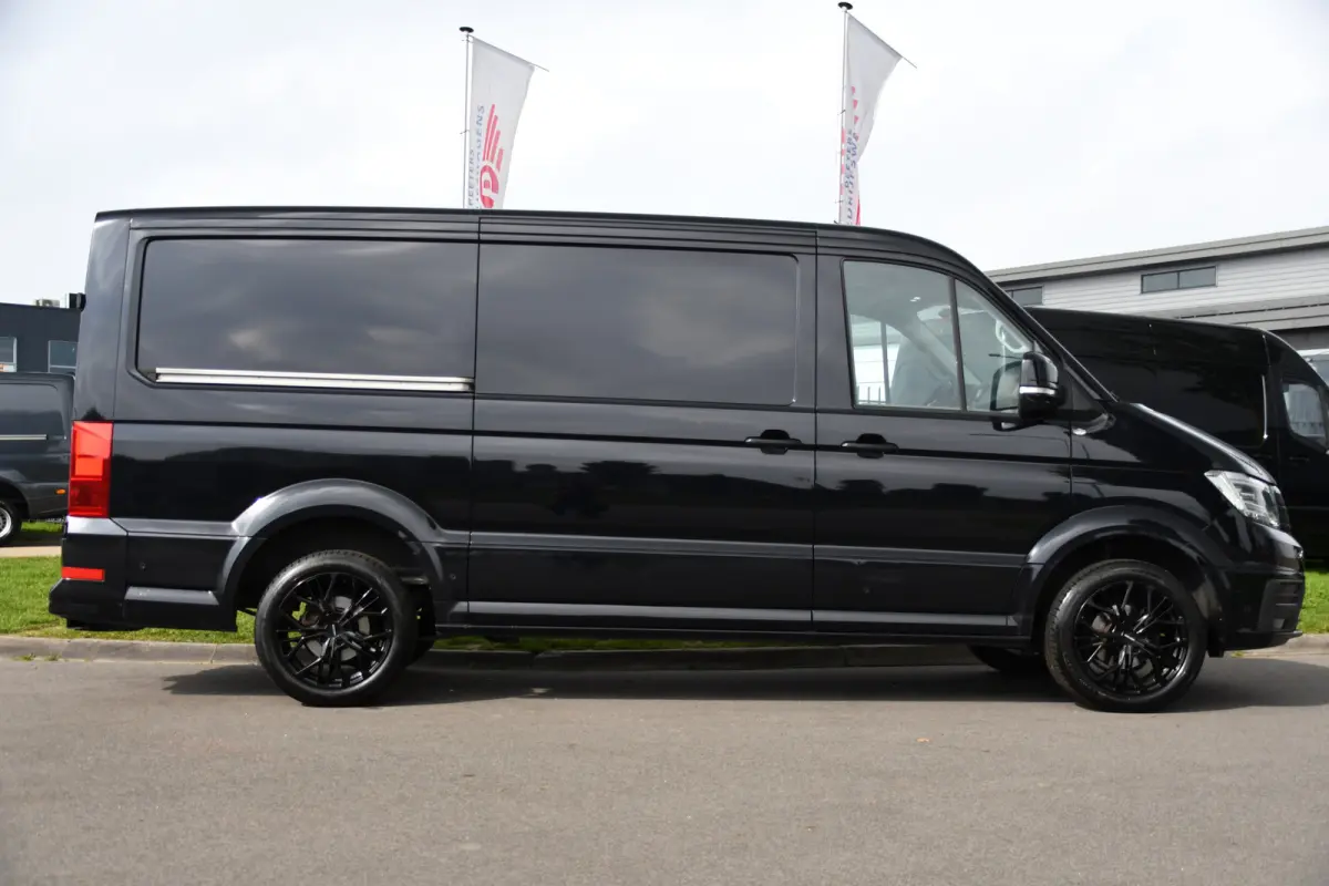 2.0 TDI L3H2 Black Edition Adaptieve Cruise, Camera, Carplay, LED, 2 x Schuifdeur, 177pk, Automaat, Geveerde stoel, Massage Stoel, Trekhaak, Uniek!