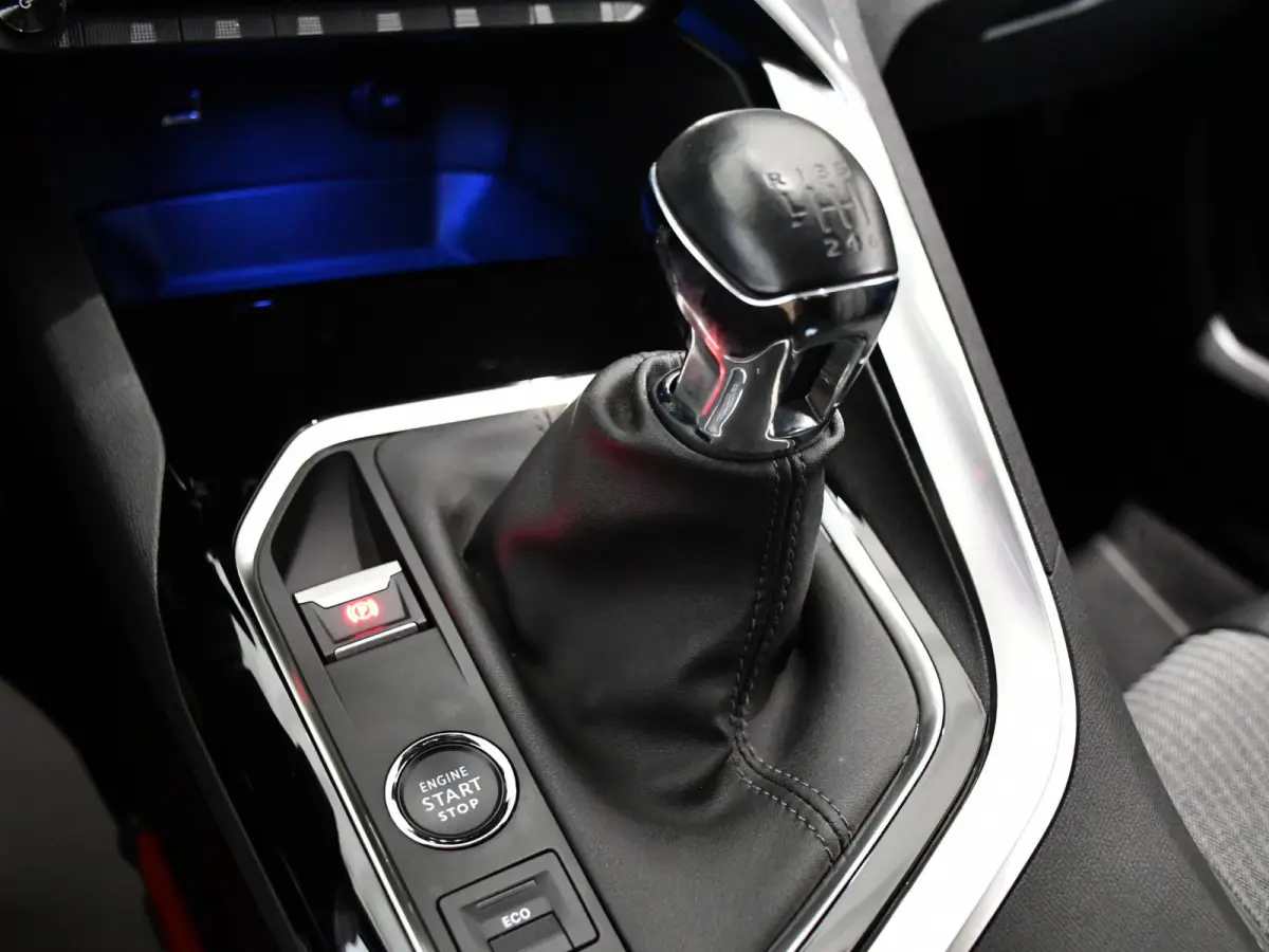 1.2 PureTech Allure Pack Business | Navigatie | Keyless Entry + Start | Elektrisch bedienbare achterklep | Blind Spot Monitor | Apple CarPlay / Android Auto |