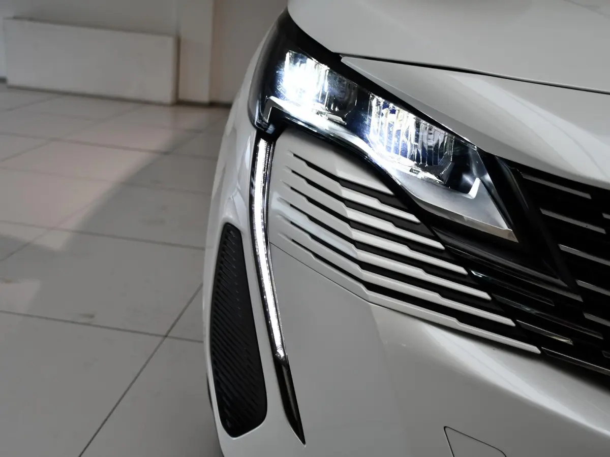 1.2 PureTech Allure Pack Business | Navigatie | Keyless Entry + Start | Elektrisch bedienbare achterklep | Blind Spot Monitor | Apple CarPlay / Android Auto |