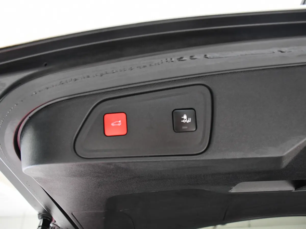 1.2 PureTech Allure Pack Business | Navigatie | Keyless Entry + Start | Elektrisch bedienbare achterklep | Blind Spot Monitor | Apple CarPlay / Android Auto |