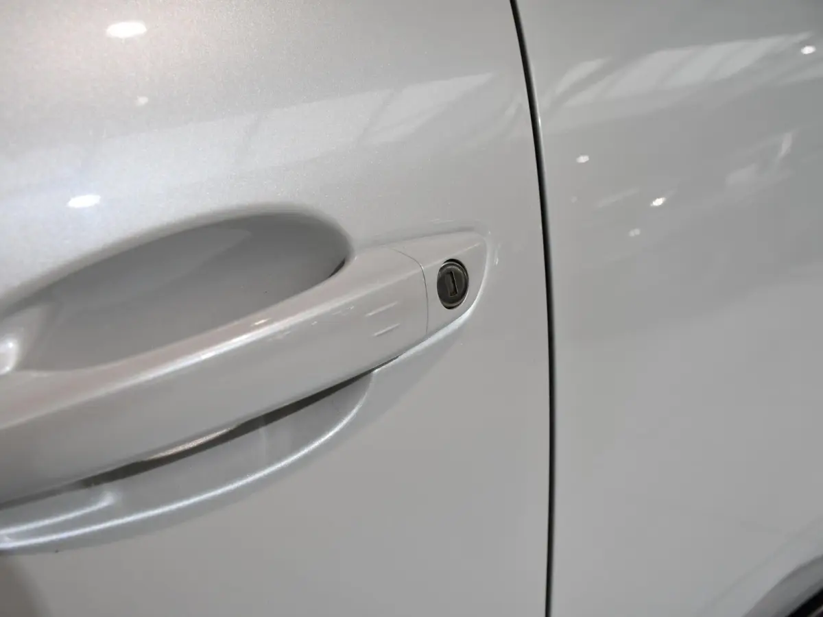 1.2 PureTech Allure Pack Business | Navigatie | Keyless Entry + Start | Elektrisch bedienbare achterklep | Blind Spot Monitor | Apple CarPlay / Android Auto |