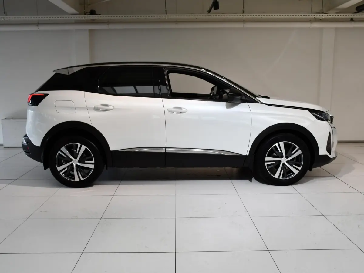 1.2 PureTech Allure Pack Business | Navigatie | Keyless Entry + Start | Elektrisch bedienbare achterklep | Blind Spot Monitor | Apple CarPlay / Android Auto |