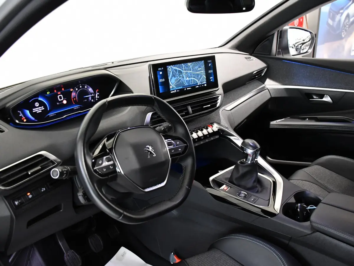 1.2 PureTech Allure Pack Business | Navigatie | Keyless Entry + Start | Elektrisch bedienbare achterklep | Blind Spot Monitor | Apple CarPlay / Android Auto |