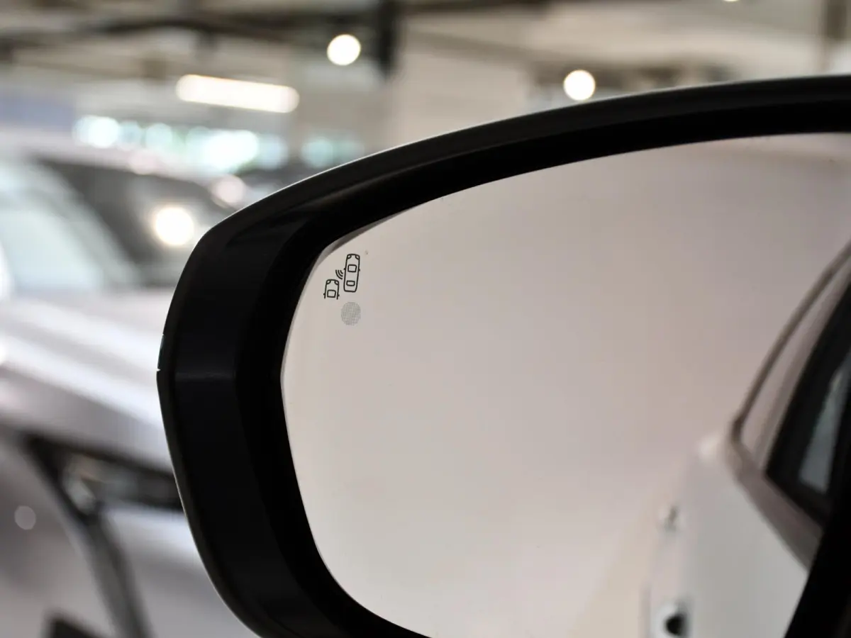 1.2 PureTech Allure Pack Business | Navigatie | Keyless Entry + Start | Elektrisch bedienbare achterklep | Blind Spot Monitor | Apple CarPlay / Android Auto |