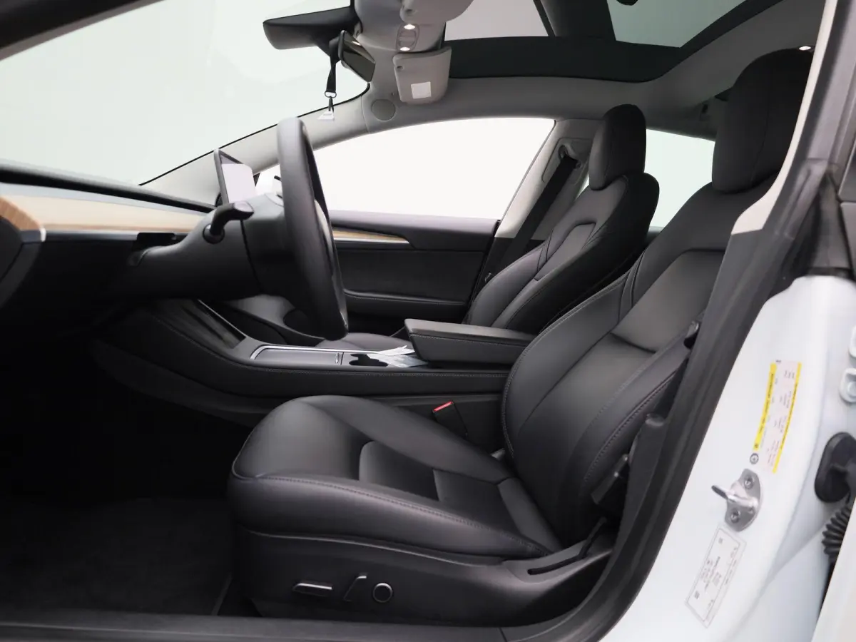 Long Range RWD 75 kWh | Trekhaak | Warmtepomp | Automaat | Panorama dak | Stoel verwarming | Leder | Navigatie | Climate control | 360 Camera | Parkeer sensoren | LED | Elec. achterklep