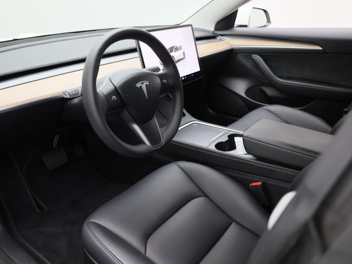 Long Range RWD 75 kWh | Trekhaak | Warmtepomp | Automaat | Panorama dak | Stoel verwarming | Leder | Navigatie | Climate control | 360 Camera | Parkeer sensoren | LED | Elec. achterklep