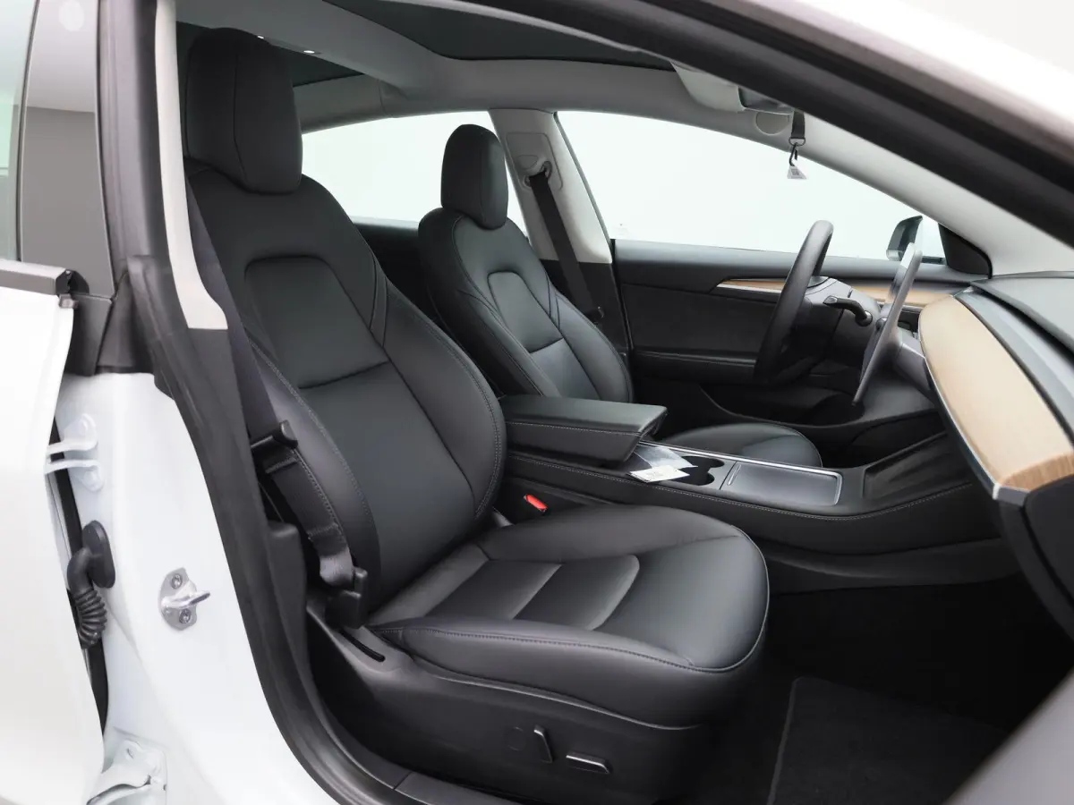 Long Range RWD 75 kWh | Trekhaak | Warmtepomp | Automaat | Panorama dak | Stoel verwarming | Leder | Navigatie | Climate control | 360 Camera | Parkeer sensoren | LED | Elec. achterklep