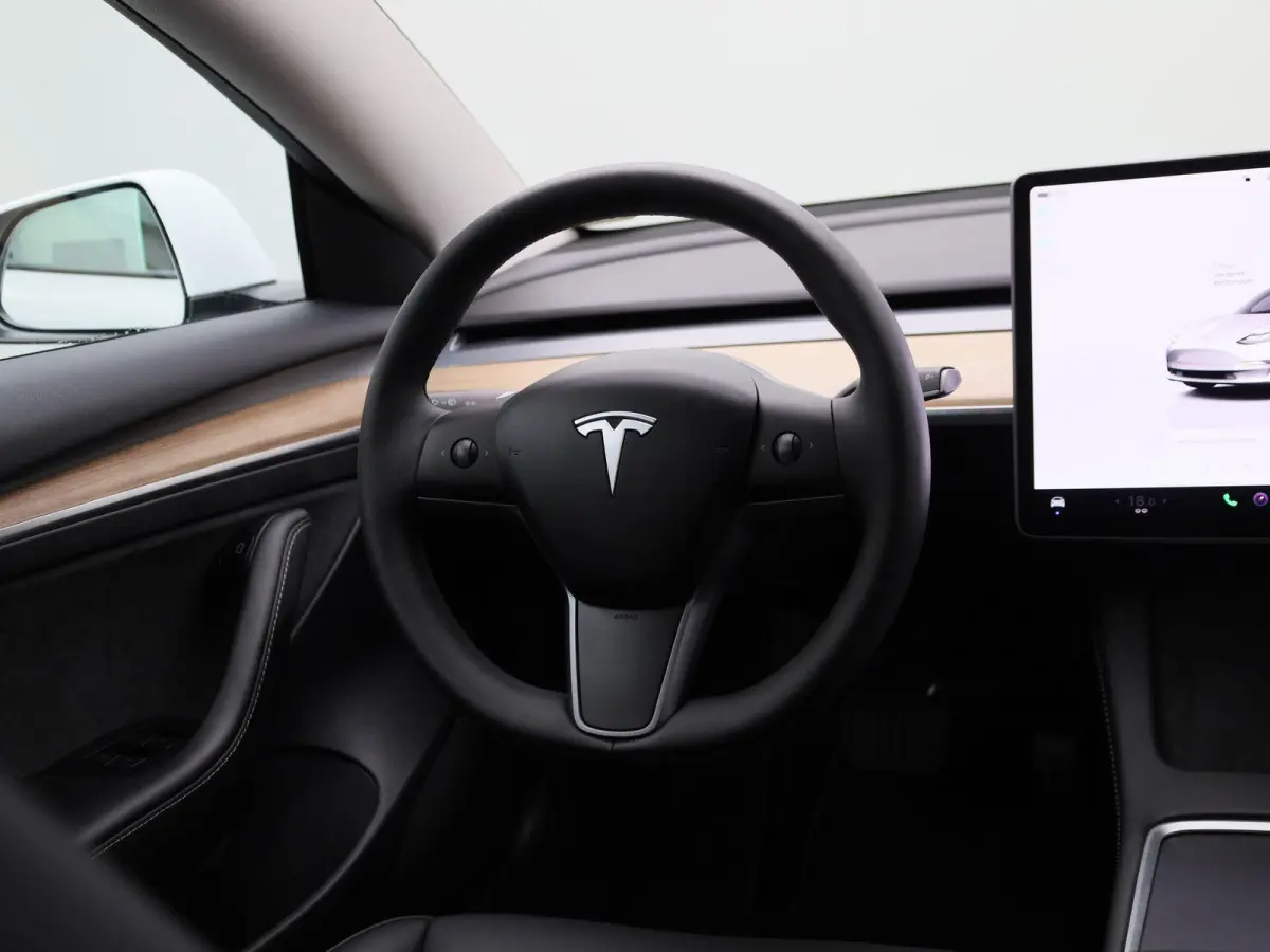Long Range RWD 75 kWh | Trekhaak | Warmtepomp | Automaat | Panorama dak | Stoel verwarming | Leder | Navigatie | Climate control | 360 Camera | Parkeer sensoren | LED | Elec. achterklep