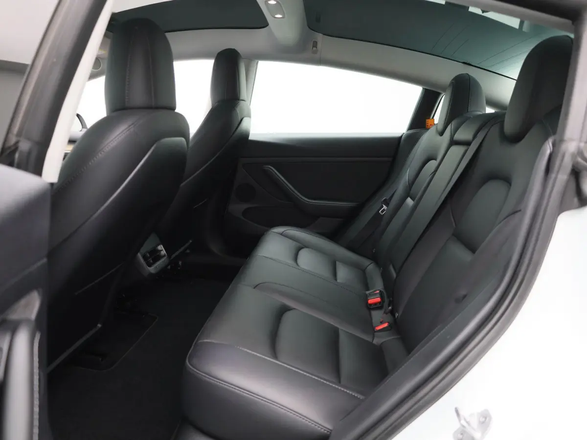 Long Range RWD 75 kWh | Trekhaak | Warmtepomp | Automaat | Panorama dak | Stoel verwarming | Leder | Navigatie | Climate control | 360 Camera | Parkeer sensoren | LED | Elec. achterklep
