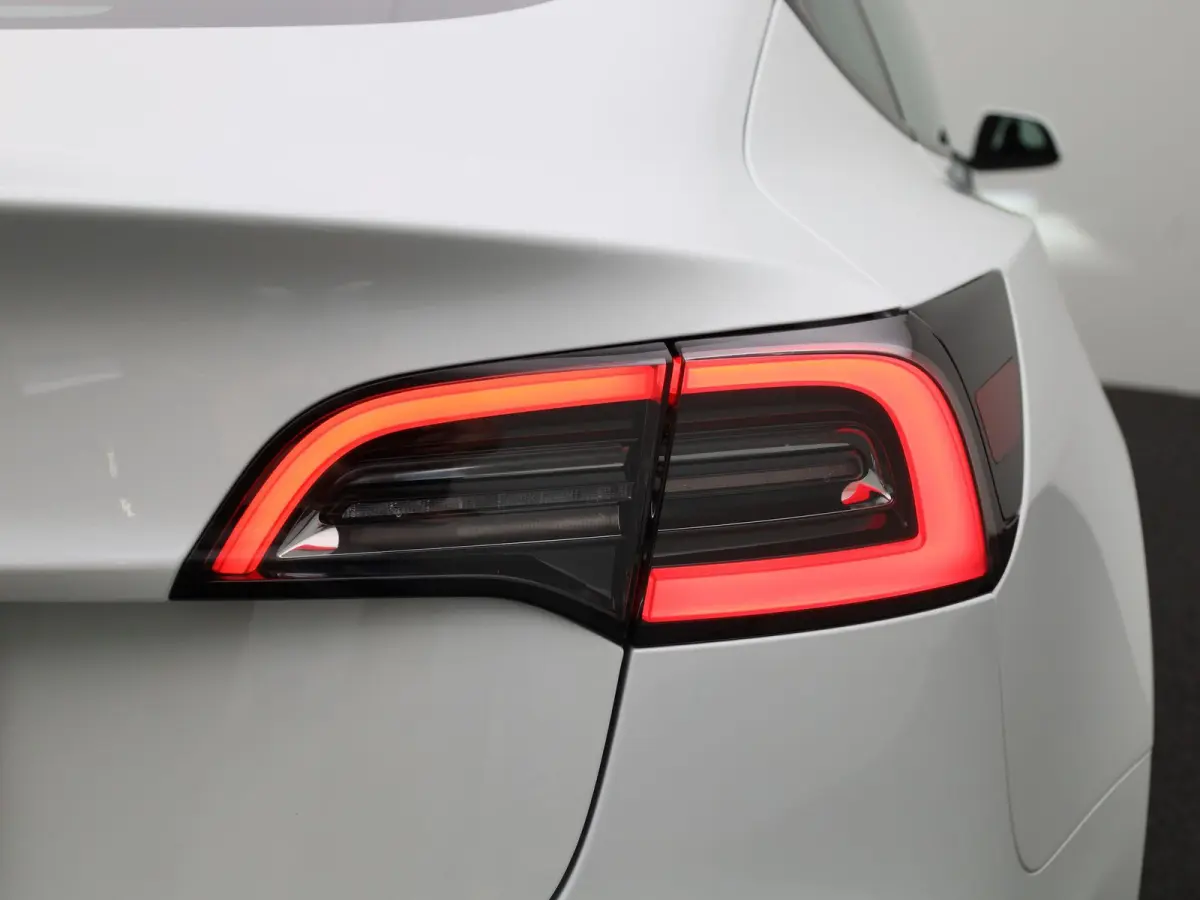 Long Range RWD 75 kWh | Trekhaak | Warmtepomp | Automaat | Panorama dak | Stoel verwarming | Leder | Navigatie | Climate control | 360 Camera | Parkeer sensoren | LED | Elec. achterklep