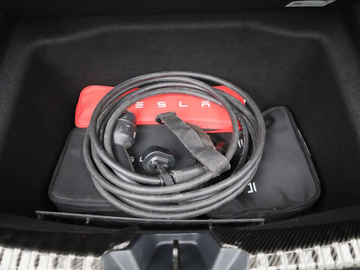 Long Range RWD 75 kWh | Trekhaak | Warmtepomp | Automaat | Panorama dak | Stoel verwarming | Leder | Navigatie | Climate control | 360 Camera | Parkeer sensoren | LED | Elec. achterklep