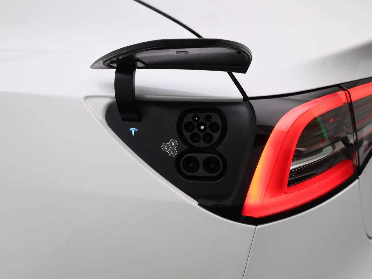 Long Range RWD 75 kWh | Trekhaak | Warmtepomp | Automaat | Panorama dak | Stoel verwarming | Leder | Navigatie | Climate control | 360 Camera | Parkeer sensoren | LED | Elec. achterklep