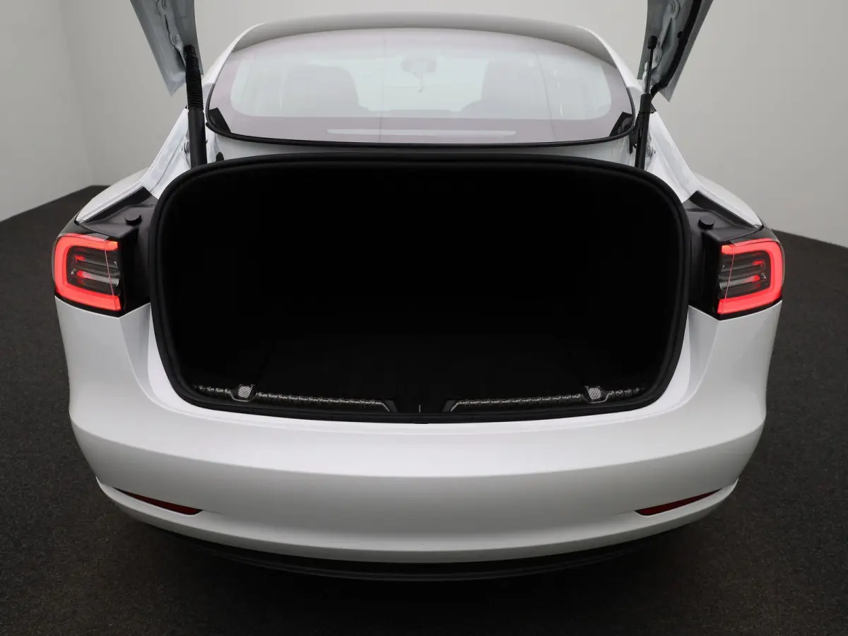 Long Range RWD 75 kWh | Trekhaak | Warmtepomp | Automaat | Panorama dak | Stoel verwarming | Leder | Navigatie | Climate control | 360 Camera | Parkeer sensoren | LED | Elec. achterklep