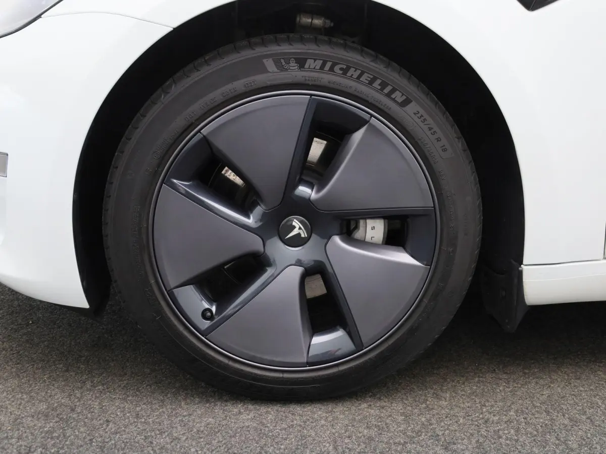 Long Range RWD 75 kWh | Trekhaak | Warmtepomp | Automaat | Panorama dak | Stoel verwarming | Leder | Navigatie | Climate control | 360 Camera | Parkeer sensoren | LED | Elec. achterklep