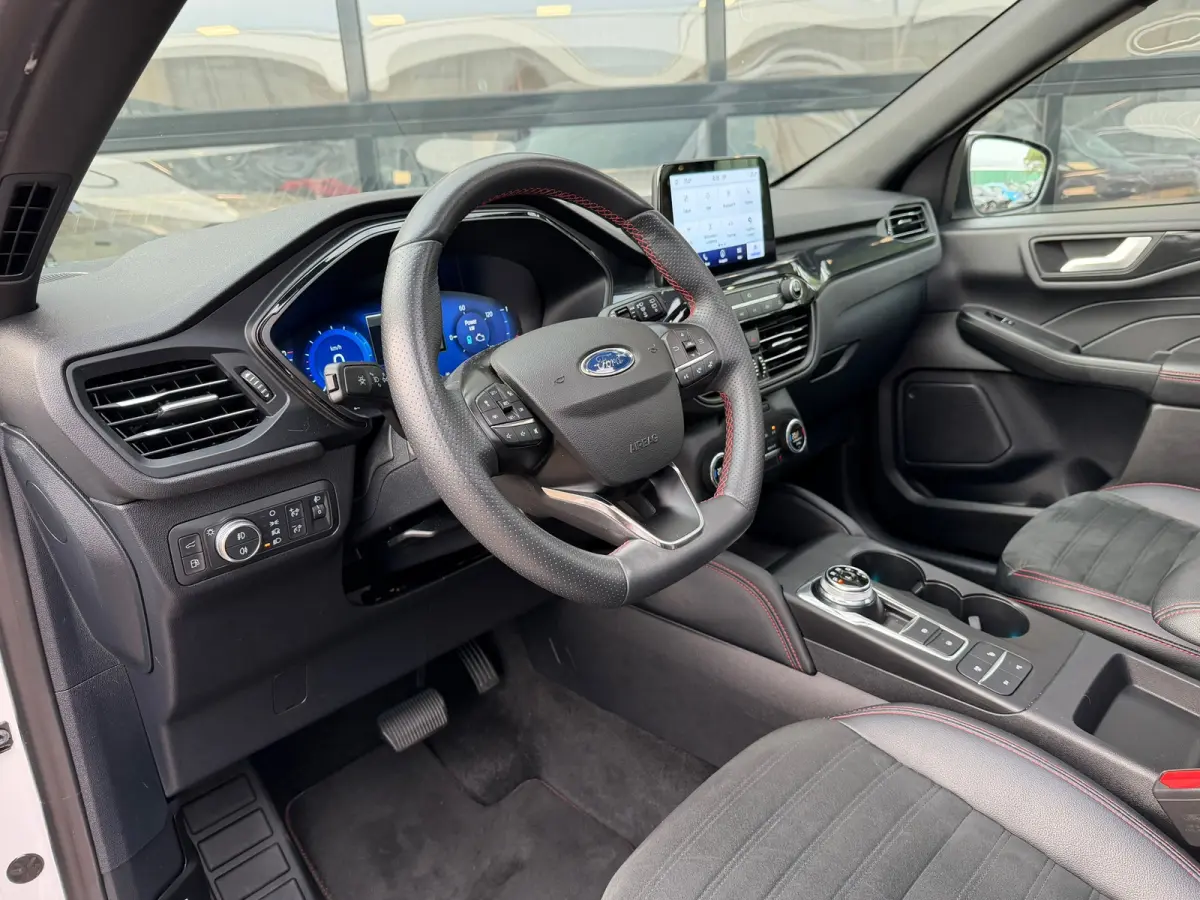 2.5 PHEV 225PK ST-Line X | Pano | B&O Sound | Drive Assist