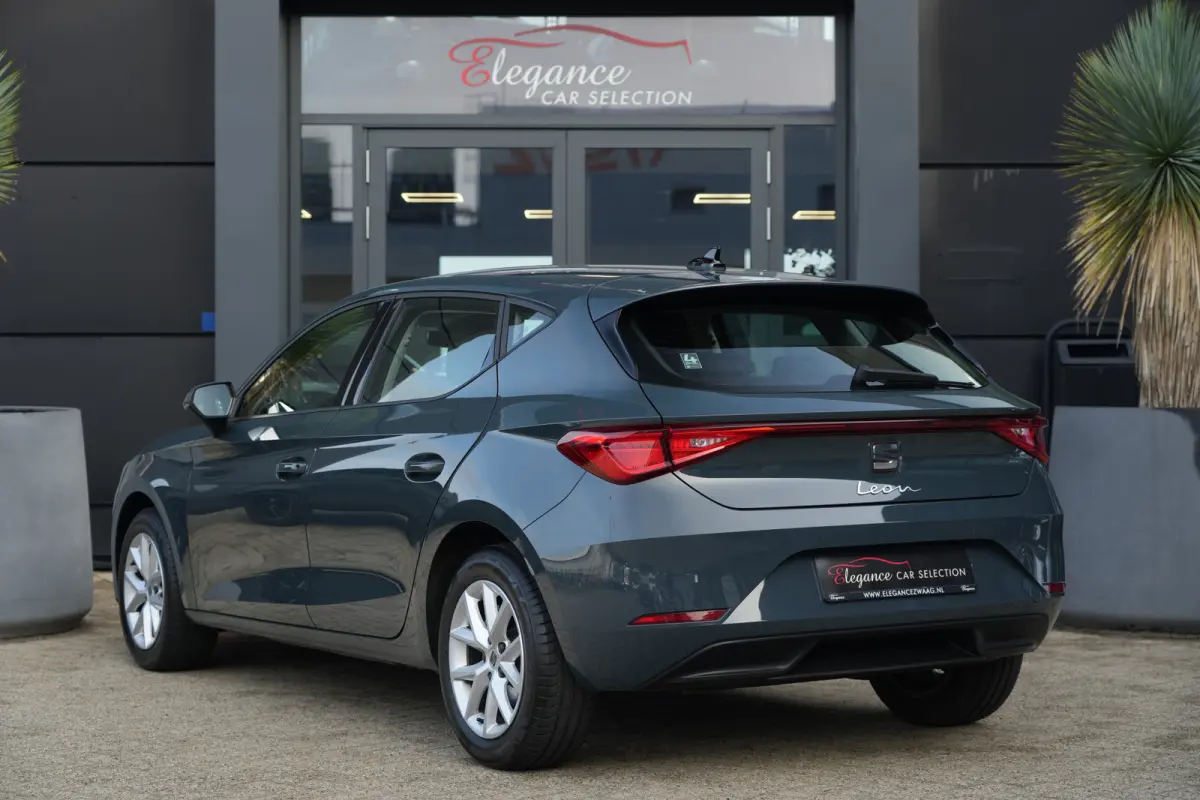 1.5 TSI Style | 115 PK | Apple CarPlay/Android Auto | Voorstoelen verwarmd | LED koplampen SEAT Leon 1.5 TSI Style 115 PK met 1.5-liter viercilinder benzinemotor, Apple CarPlay/Android Auto,