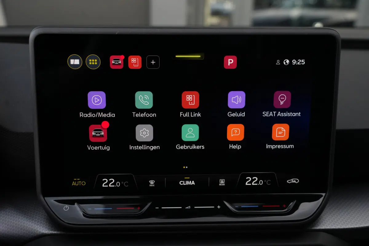 1.5 TSI Style | 115 PK | Apple CarPlay/Android Auto | Voorstoelen verwarmd | LED koplampen SEAT Leon 1.5 TSI Style 115 PK met 1.5-liter viercilinder benzinemotor, Apple CarPlay/Android Auto,