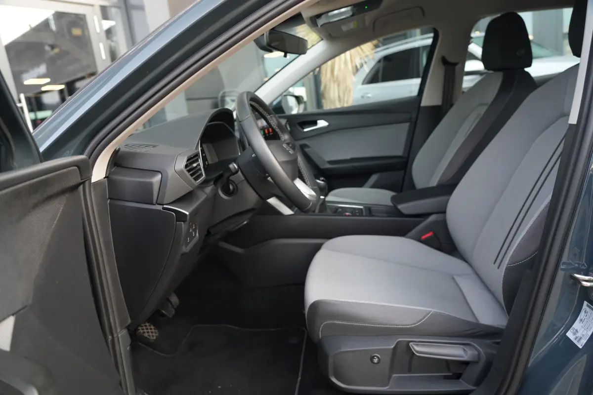 1.5 TSI Style | 115 PK | Apple CarPlay/Android Auto | Voorstoelen verwarmd | LED koplampen SEAT Leon 1.5 TSI Style 115 PK met 1.5-liter viercilinder benzinemotor, Apple CarPlay/Android Auto,