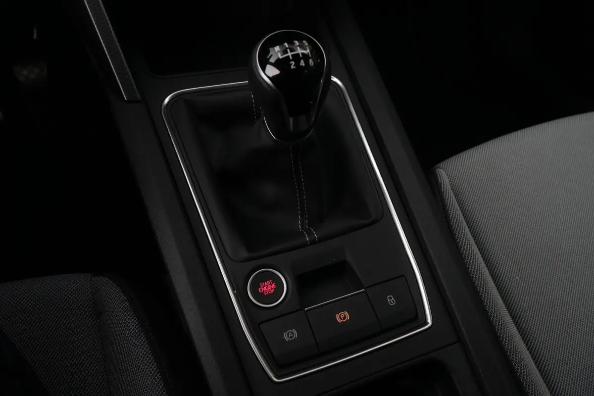 1.5 TSI Style | 115 PK | Apple CarPlay/Android Auto | Voorstoelen verwarmd | LED koplampen SEAT Leon 1.5 TSI Style 115 PK met 1.5-liter viercilinder benzinemotor, Apple CarPlay/Android Auto,