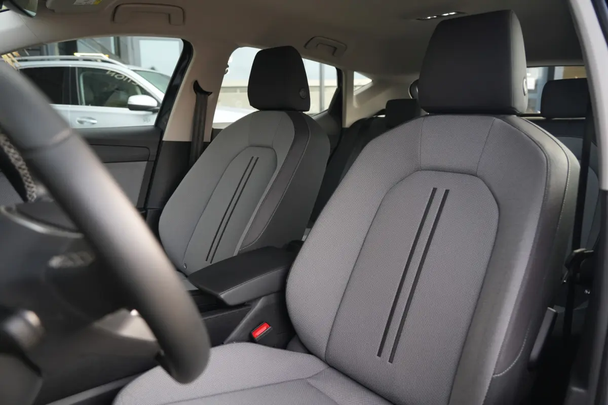 1.5 TSI Style | 115 PK | Apple CarPlay/Android Auto | Voorstoelen verwarmd | LED koplampen SEAT Leon 1.5 TSI Style 115 PK met 1.5-liter viercilinder benzinemotor, Apple CarPlay/Android Auto,