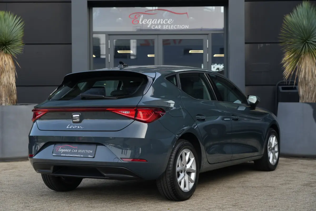 1.5 TSI Style | 115 PK | Apple CarPlay/Android Auto | Voorstoelen verwarmd | LED koplampen SEAT Leon 1.5 TSI Style 115 PK met 1.5-liter viercilinder benzinemotor, Apple CarPlay/Android Auto,