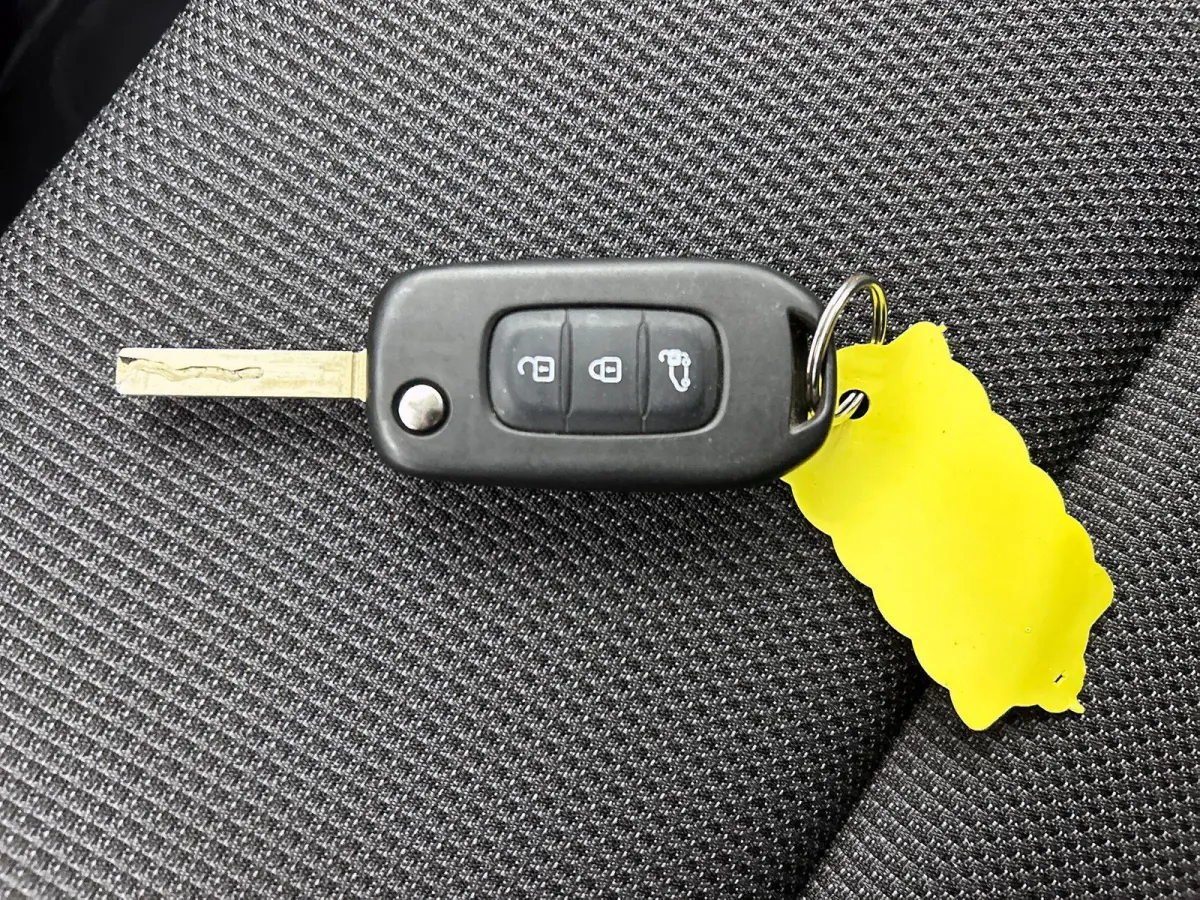 2.0 Blue dC1 150PK T30 L2H1 Advance Automaat Navigatie Airco Lichtmetalen velgen Betimmering Trekhaak Camera Parkeersensoren Dab