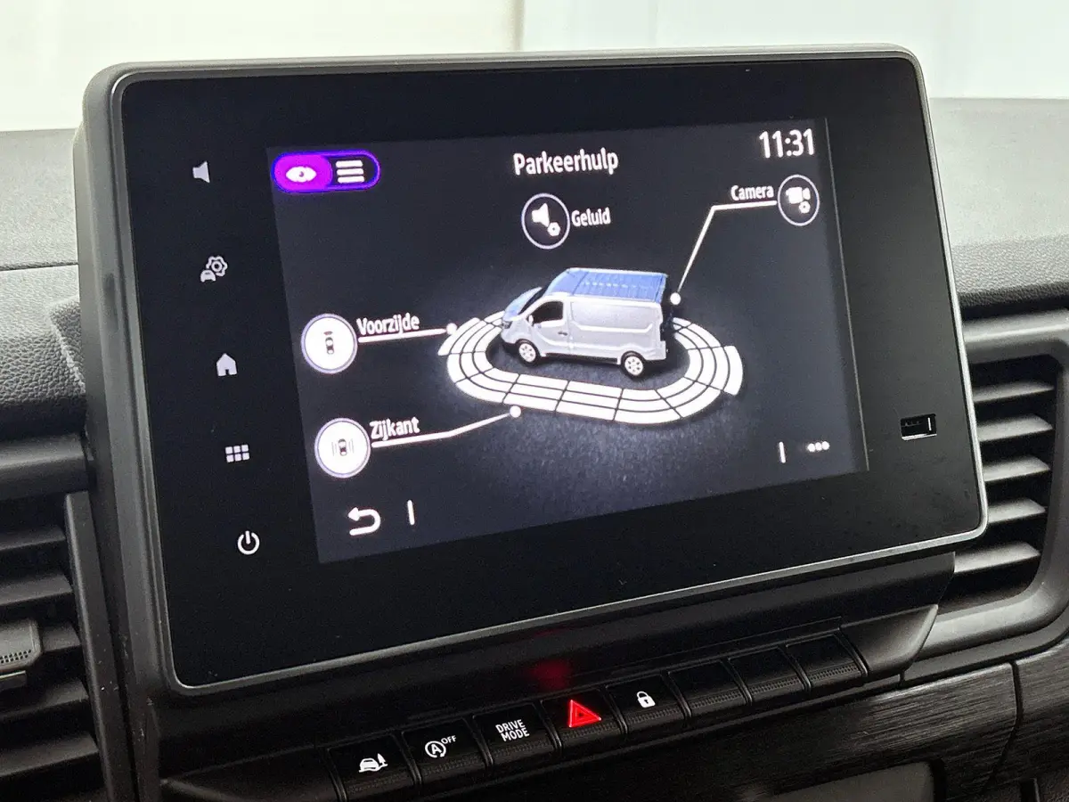 2.0 Blue dC1 150PK T30 L2H1 Advance Automaat Navigatie Airco Lichtmetalen velgen Betimmering Trekhaak Camera Parkeersensoren Dab
