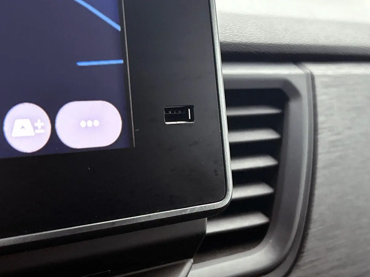 2.0 Blue dC1 150PK T30 L2H1 Advance Automaat Navigatie Airco Lichtmetalen velgen Betimmering Trekhaak Camera Parkeersensoren Dab