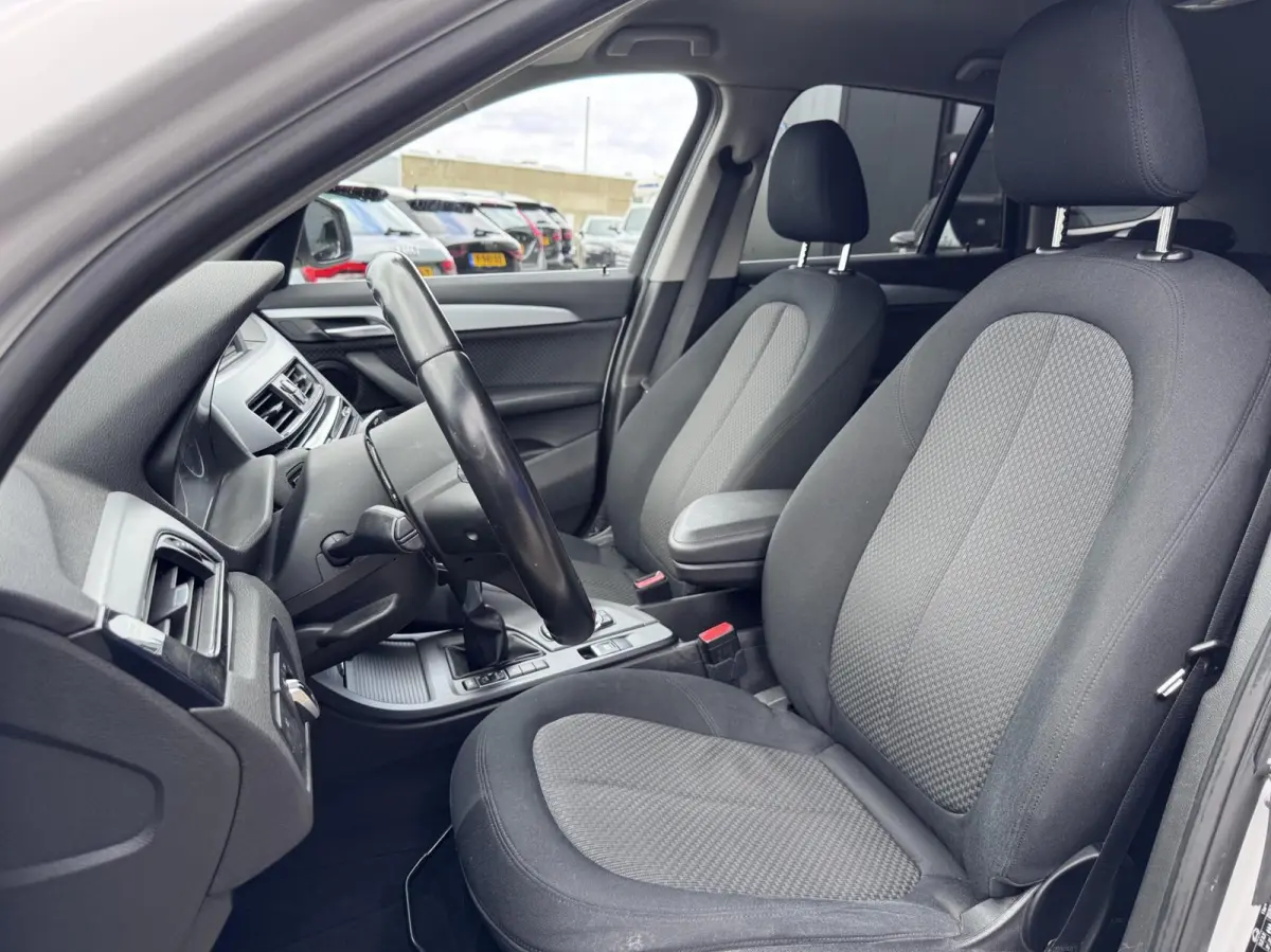 sDrive20i AUTOMAAT*NL AUTO*AFN. TREKHAAK*DEALERONDERHOUDEN