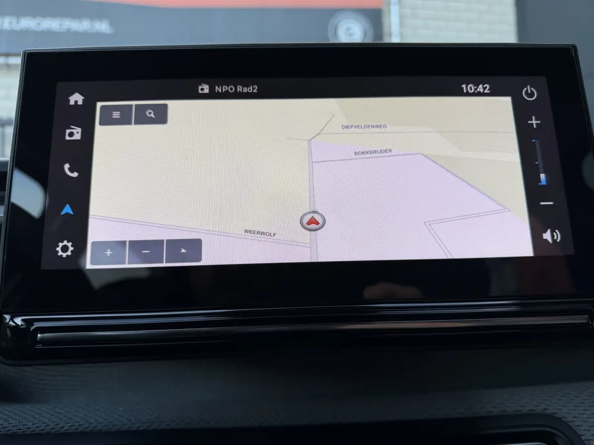 Max 113pk 44 kWh (Automatische Airco - Navigatie - LED - Apple Carplay - Camera - 17" - Two Tone)