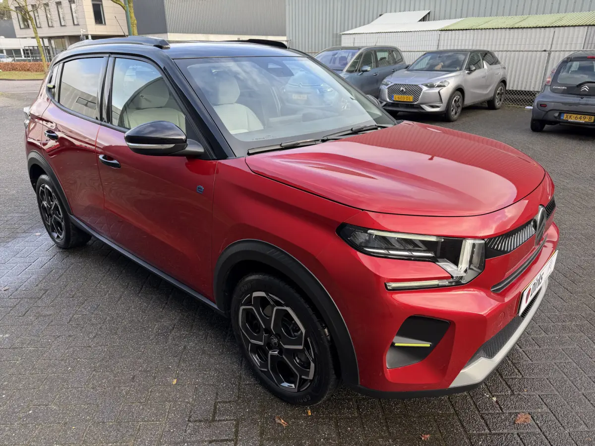 Max 113pk 44 kWh (Automatische Airco - Navigatie - LED - Apple Carplay - Camera - 17" - Two Tone)