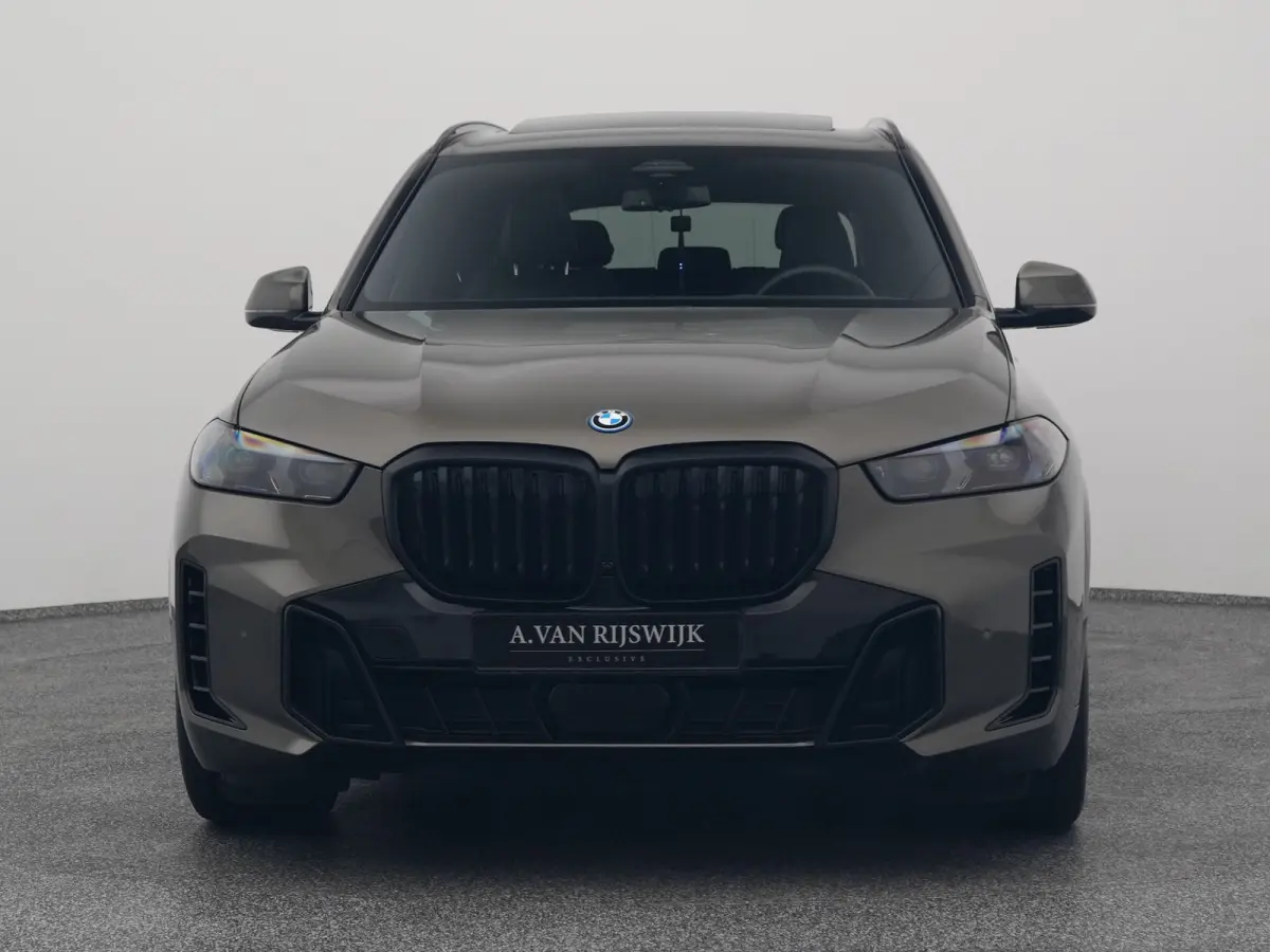 xDrive50e M-Sport | PANO | CAMERA | LUCHTVERING | STOELVERW.