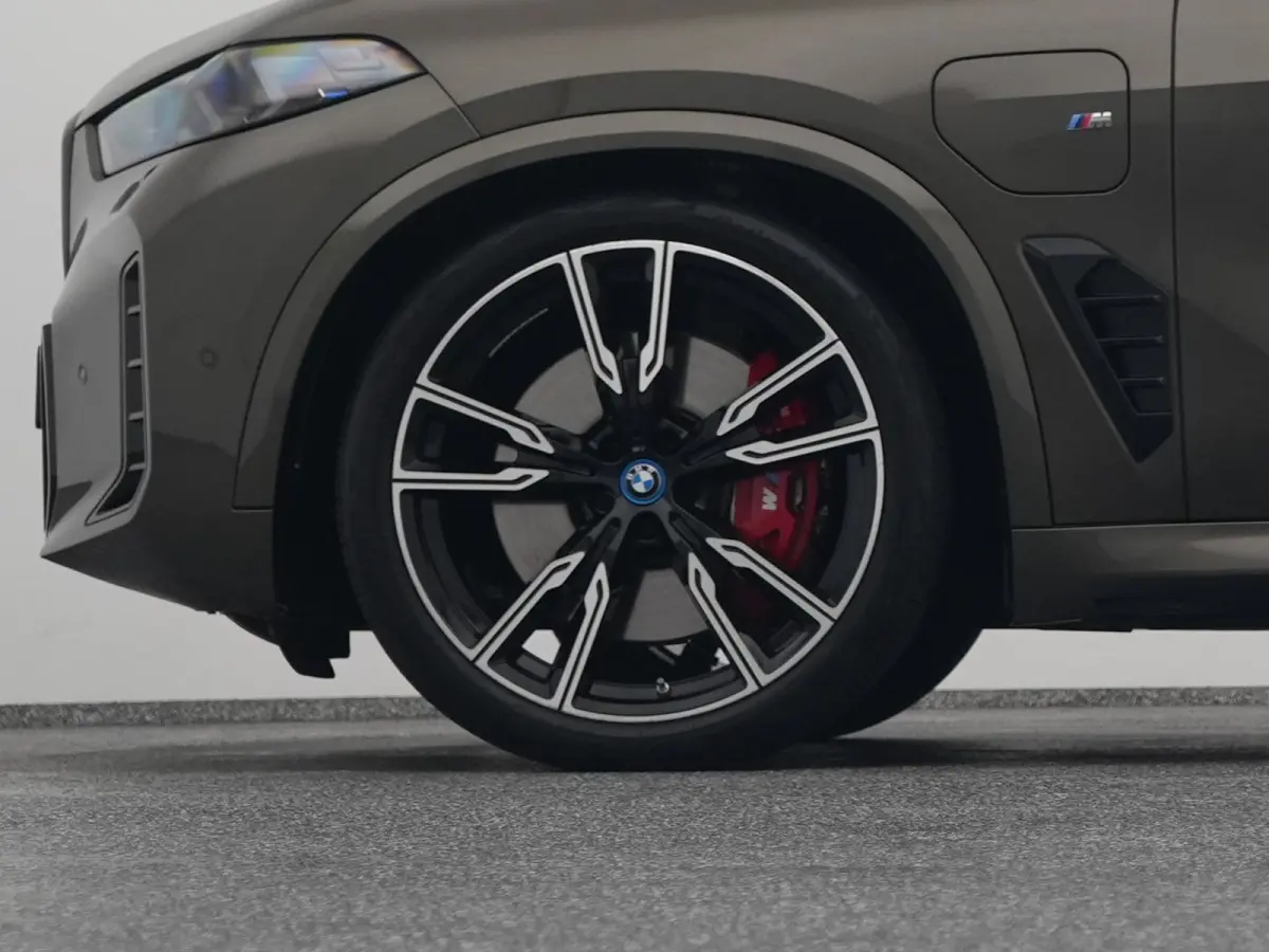 xDrive50e M-Sport | PANO | CAMERA | LUCHTVERING | STOELVERW.