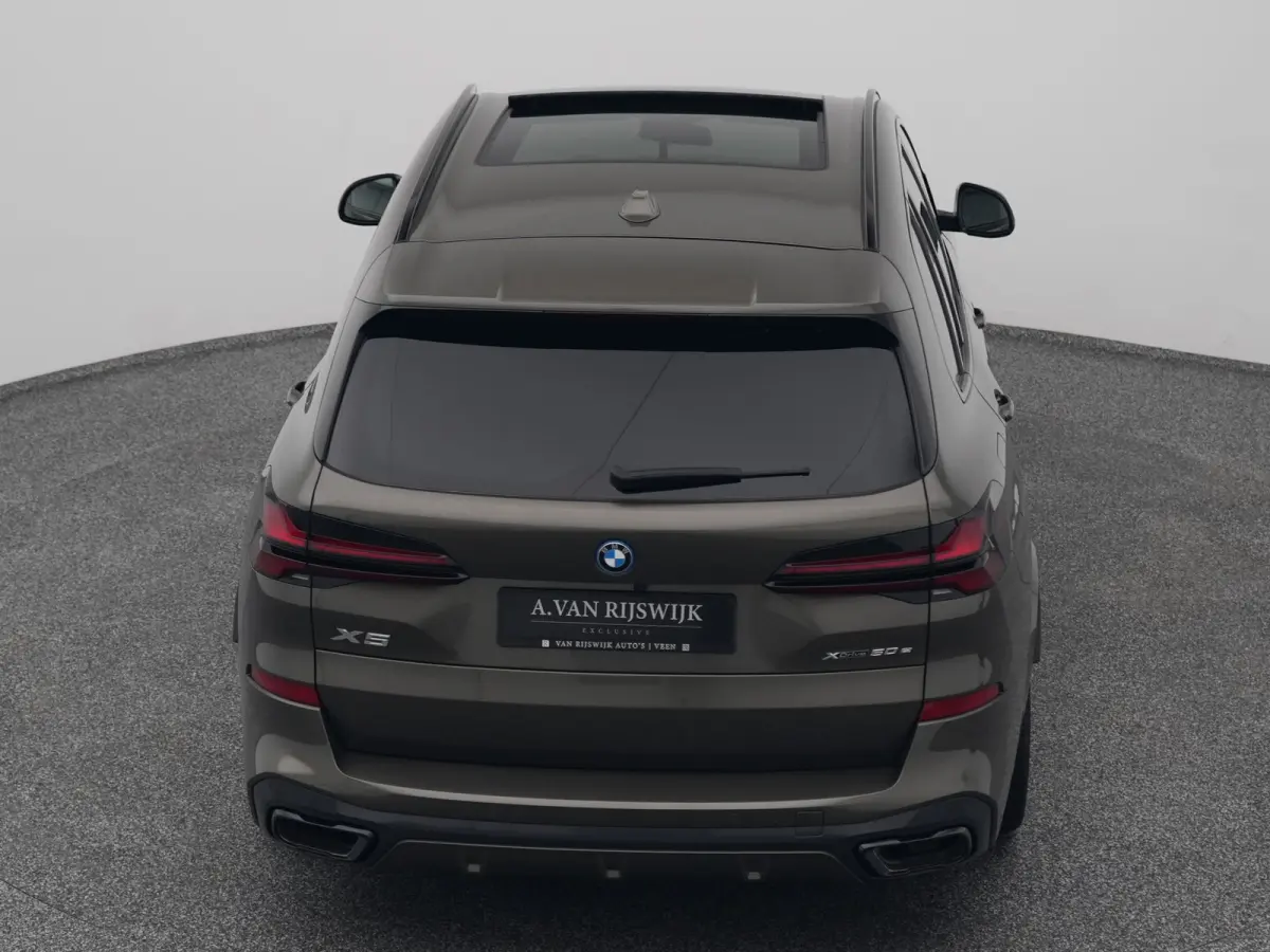 xDrive50e M-Sport | PANO | CAMERA | LUCHTVERING | STOELVERW.