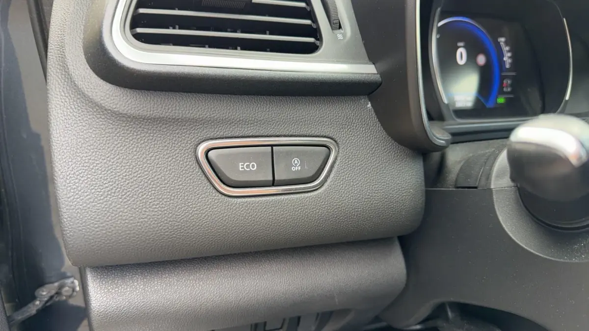 TCe 140 EDC GPF Intens | automaat | Trekhaak | Lederen bekl. |