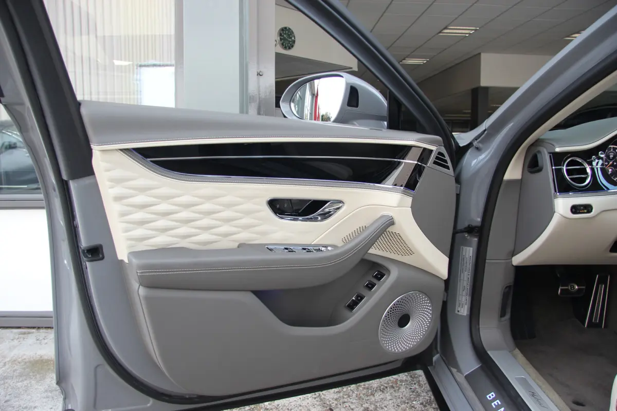2.9 V6 Hybrid | Blackline | Touring | Mulliner Driving Spec | B&O | Pano