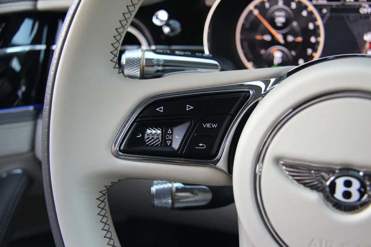 2.9 V6 Hybrid | Blackline | Touring | Mulliner Driving Spec | B&O | Pano