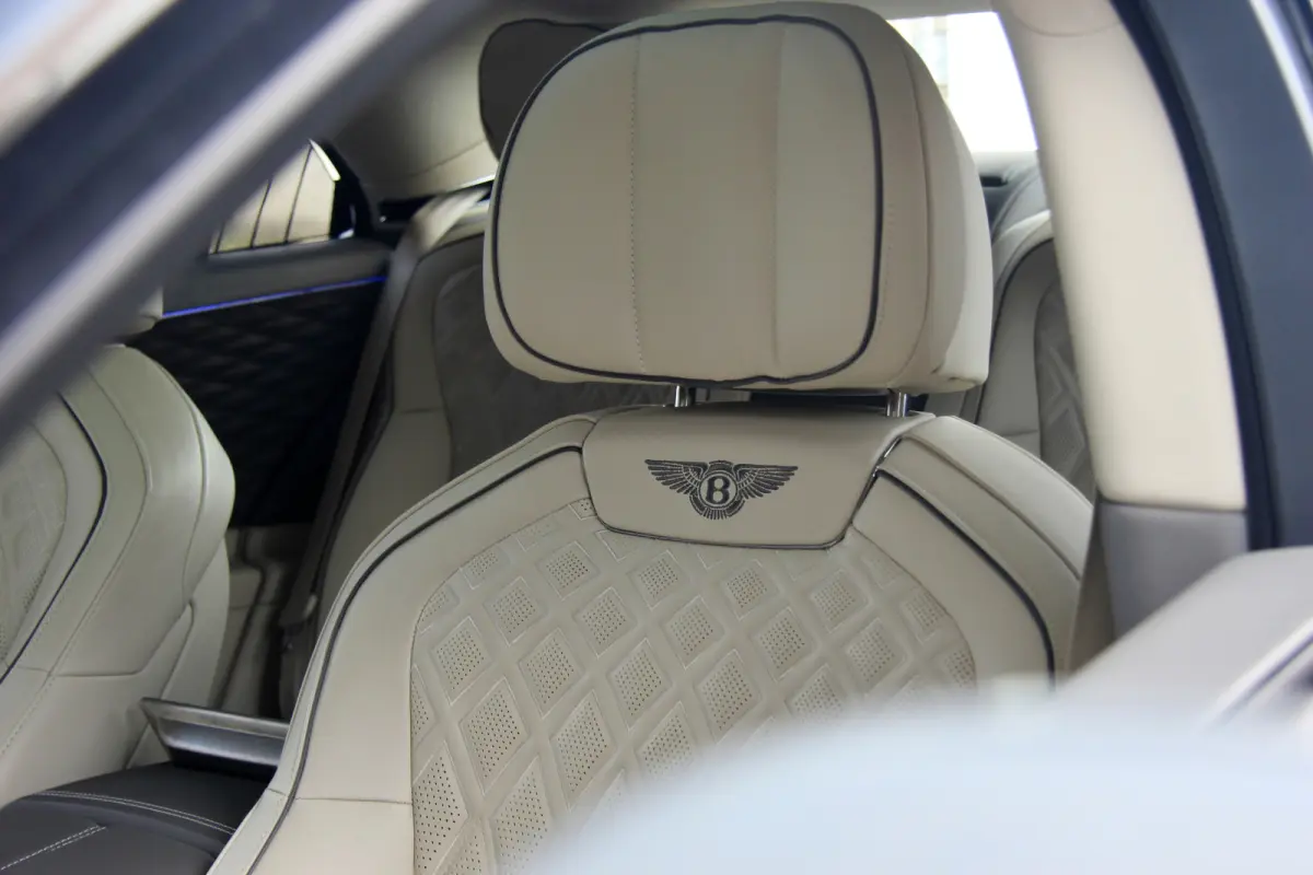 2.9 V6 Hybrid | Blackline | Touring | Mulliner Driving Spec | B&O | Pano