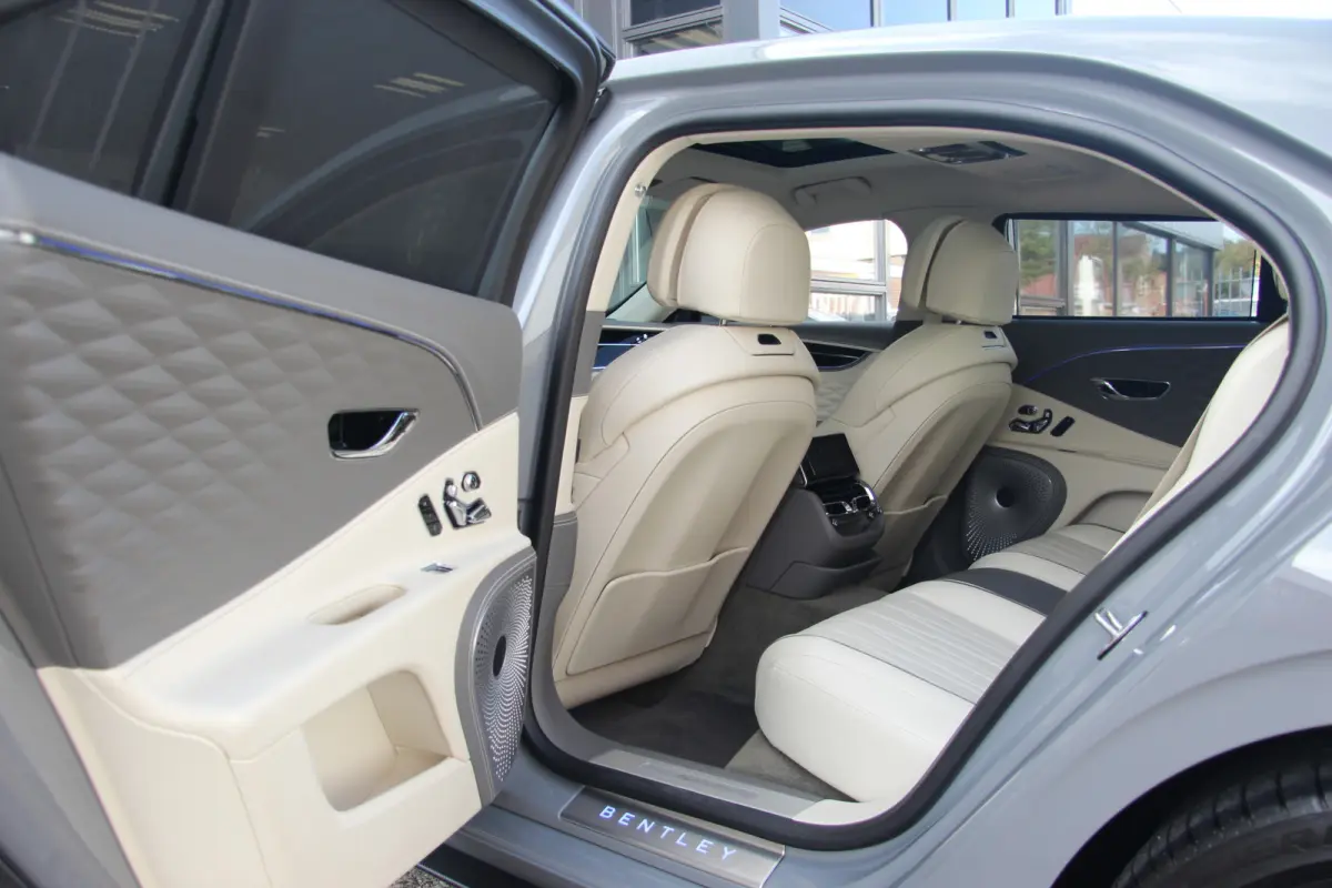 2.9 V6 Hybrid | Blackline | Touring | Mulliner Driving Spec | B&O | Pano